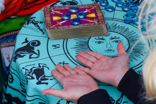 30min Palm Reading With Lesley